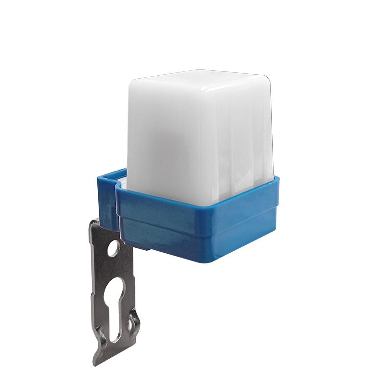 Датчик освещенности настенный 6А 8-30 Lux бел. IONICH 2197